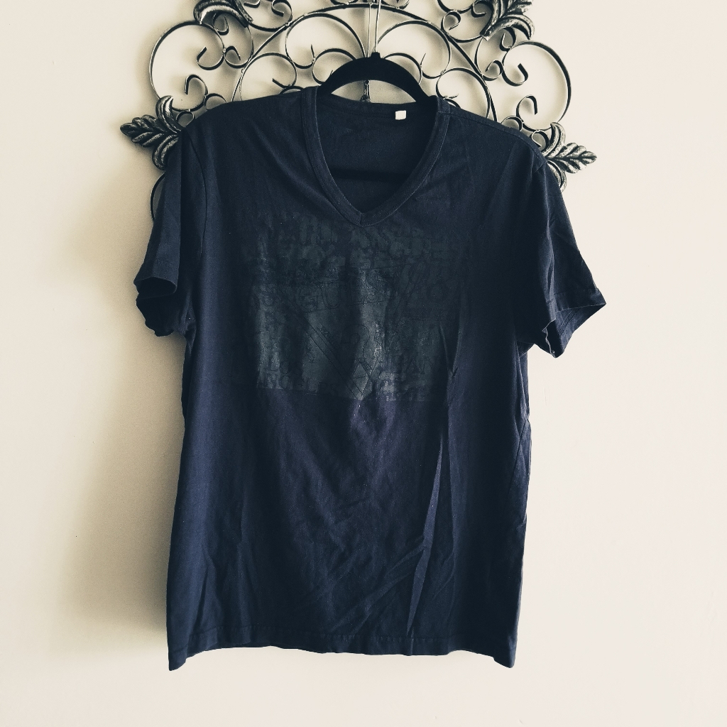 Guess Navy Blue Vneck Tshirt